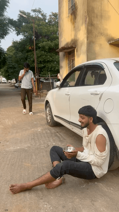 भिकारी को बेवक़ूफ़ बनाया गया 😂#comedyvideos #funnyvideos #vivekyadav