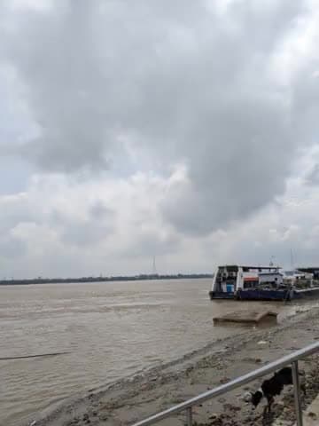 गंगा जी का जलस्तर कम हो गया है 🙏🏻