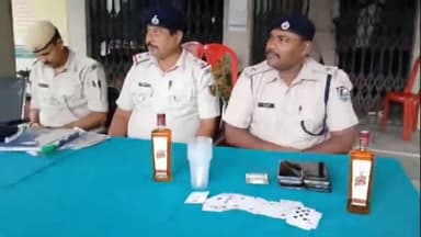 बिहार: आशा नगर में जुआ खेल रहे वार्ड 6 के पार्षद समेत 6 लोगों को सोहसराय पुलिस ने किया गिरफ्तार, ₹15240 नकदी और शराब बरामद