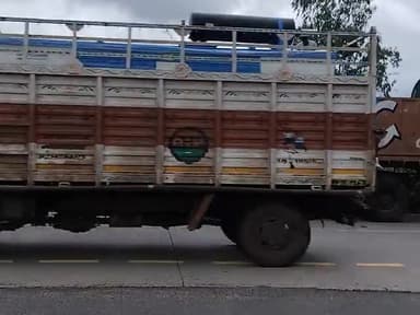 धालभुमगढ़ थाना क्षेत्र के सामने