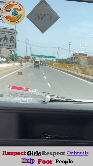 दुनिया मुझे मारती रही, फिर भी मैं
मां का कर्तव्य निभाती रही हैं 🐄🥺

Respect Girls help poor help animals 

#apsgurjar #help #cow #cowgirl