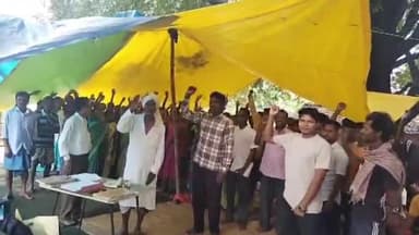 सिमडेगा: किनिरकेला गांव में ग्राम सभा मंच की हुई बैठक, वनों के संरक्षण से संबंधित हुई चर्चा