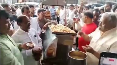 शिवपुरी नगर: प्रभारी मंत्री मधुरम स्वीट्स पहुंचे, विधायक देवेंद्र जैन ने अपने हाथों से खिलाई चाट