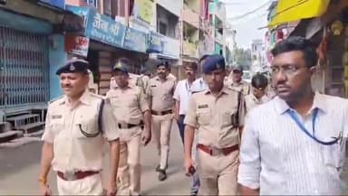 शाजापुर: मक्सी में दो पक्षों के विवाद के बाद पुलिस छावनी में तब्दील, सुरक्षा व्यवस्थाओं को लेकर बड़ी संख्या में पुलिस बल तैनात