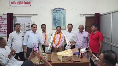 सुल्तानपुर: अंतरराष्ट्रीय विश्व फार्मासिस्ट दिवस पर रेलवे स्टेशन पर आयोजित हुआ सम्मान समारोह