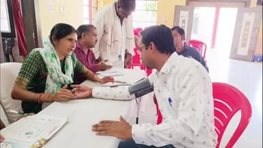 जीरापुर: सिविल अस्पताल में स्वच्छता ही सेवा अभियान के अंतर्गत नगर परिषद के कर्मचारियों का किया गया स्वास्थ्य परीक्षण