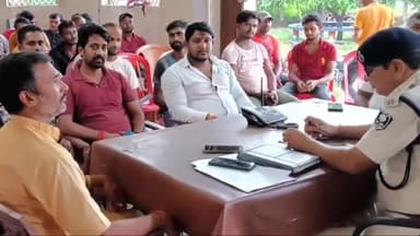 डेहरी: इंद्रपुरी थाना परिसर में आगामी दुर्गा पूजा को लेकर शांति समिति की बैठक का किया गया आयोजन