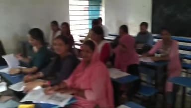 जलालगढ़: जलालगढ़ प्रखंड के विभिन्न सीआरसी विद्यालयों में अर्द्धवार्षिक परीक्षा का मूल्यांकन कार्य शुरू