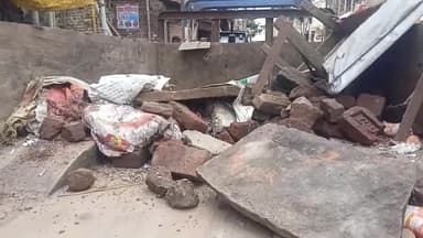 हिलसा: हिलसा बाजार में चलाया गया अतिक्रमण हटाओ अभियान, 10 दुकानदारों से वसूला गया ₹4000 का जुर्माना