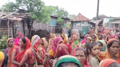 सिकटी: फुटानी चौक में बिजली की हाई वोल्टेज तार की चपेट में आने से मिस्त्री की मौत, आक्रोशित ग्रामीणों ने किया सड़क जाम