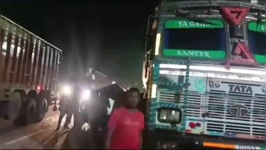 ओबरा: डाला चौकी क्षेत्र अंतर्गत मस्जिद के पास स्थित मंदिर के सामने टोटो ऑटो और बाइक की हुई दुर्घटना, बाइक चालक घायल