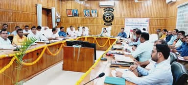 जनपद में "एक परिवार-एक पहचान योजना" की पहल, परिवारों के लिए "फैमिली आईडी" योजना लागू। राशन कार्ड संख्या ही होगी  आईडी।