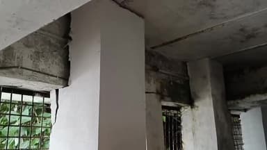 शाजापुर: शाजापुर जिला अस्पताल के पुराने भवन का पिल्लर चटका, मरीजों को दूसरे वार्ड में शिफ्ट किया गया