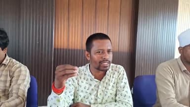 सिमडेगा: 34वीं राष्ट्रीय सब जूनियर खो-खो चैंपियनशिप को लेकर सूचना भवन में प्रदेश महासचिव ने की प्रेसवार्ता