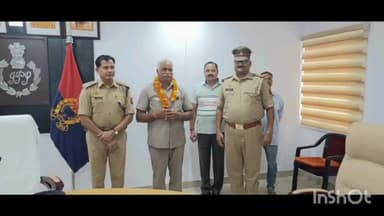 बलरामपुर: रिजर्व पुलिस लाइन में सेवानिवृत्त उपनिरीक्षक को किया गया सम्मानित