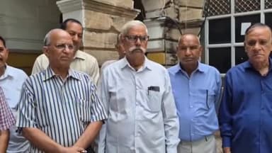 पुष्कर: रिटायर्ड पुलिस अधिकारी ने अजमेर जिला पुलिस अधीक्षक कार्यालय और कलेक्ट्रेट कार्यालय में किया स्वागत