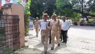 बहराइच: बहराइच में सरकार के वादों का लाभ वैतनिक कर्मियों को मिला, होमगार्डों का शोषण, वेतन व अन्य मांगों को लेकर किया प्रदर्शन