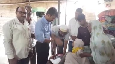 सुनेल: उन्हेल में अंतरराष्ट्रीय वृद्धजन दिवस पर शतायु पार महिला मतदाता का किया गया सम्मान