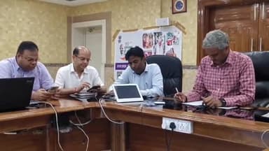 धनबाद/केंदुआडीह: धनबाद के डीआरएम कार्यालय में डीआरएम ने प्रेस वार्ता कर रीसाइकल, रीयूज़ और रीड्यूस के महत्व पर दी जानकारी