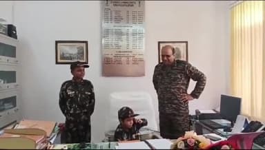 पिंड्रा: वाराणसी में कैंसर पीड़ित बच्चे ने एक दिन के लिए आर्मी अधिकारी बनकर सोशल मीडिया पर आर्मी की पहल की सराहना की