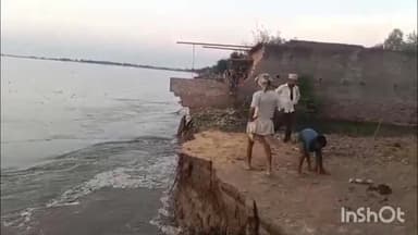 महसी: जानकी नगर गांव के लिए मुसीबत बनी घाघरा नदी, धीरे-धीरे कई घरों को अपने जद में लिया, ग्रामीण खुद उजाड़ रहे आशियाना