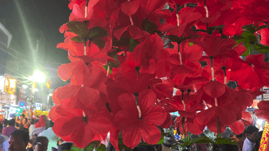 हाजीपुर के गुदरी बाजार से राजेंद्र मोड तक लग रहा भीषण जाम लोग जाम के पूजा की सामग्री खरीदने दिखे #hajipur #hajipurbazar