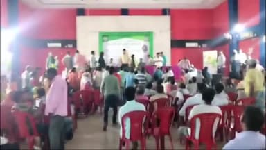 गिरिडीह: नगर भवन में बिजली बिल माफी योजना के प्रमाण पत्र वितरण कार्यक्रम को लोगों ने बताया खानापूर्ति