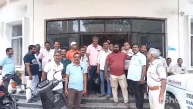 धनबाद/केंदुआडीह: पार्क मार्केट मैदान में दुर्गा पूजा महोत्सव के दौरान पंडाल कर्मियों के साथ गाली-गलौज व मारपीट, धनबाद थाना में शिकायत दर्ज