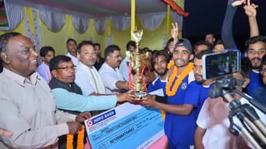 हज़ारीबाग: सदर प्रखंड सिलवार पंचायत में फ्रेंड्स क्लब नॉक आउट फुटबॉल टूर्नामेंट का शानदार समापन हुआ