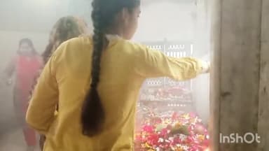 जलालाबाद: तहसील जलालाबाद क्षेत्र के नगर व ग्रामीण क्षेत्रों में नवरात्रि के पहले दिन मंदिरों में श्रद्धालुओं की उमड़ी भीड़