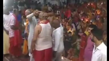 बरौनी: शारदीय नवरात्र के आयोजन को लेकर बिहट के बड़ी दुर्गा मंदिर में उमड़ी श्रद्धालुओं की भीड़