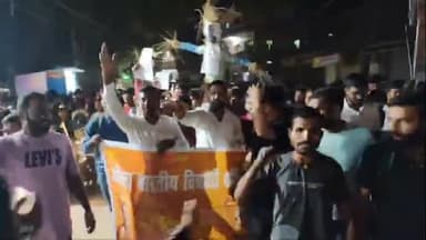 हज़ारीबाग: बाबूगांव चौक पर एबीवीपी ने फूंका हेमंत सोरेन का पुतला