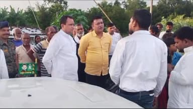 गायघाट: गायघाट प्रखंड में बागमती नदी के तटबंध में रिसाव, विधायक समेत अधिकारीयों ने किया निरीक्षण