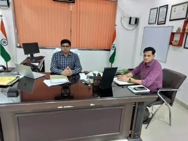 हमीरपुर: जिलाधिकारी ने चार गुंडों को जिला बदर किया, एक का शस्त्र लाइसेंस किया गया निरस्त