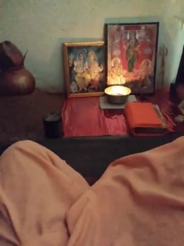 दधाना करपद्माभ्यामक्षमालाकमण्डलू।
देवी प्रसीदतु मयि ब्रह्मचारिण्यनुत्तमा।।

माँ भगवती के द्वितीय स्वरूप माँ ब्रह्मचारिणी का आशीर्वाद संपूर्ण जगत पर बना रहे, सभी का कल्याण हो, उनसे यही प्रार्थना है।