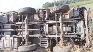 जलालाबाद: गांव दहेना के नेशनल हाईवे के किनारे ट्रक की टक्कर से बाइक सवार की मौत, एक घायल