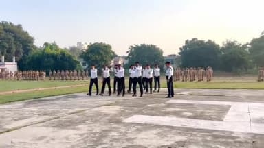 कन्नौज: पुलिस लाइन में आयोजित परेड के दौरान पुलिस कर्मियों ने लगाई दौड़, एसपी ने कई शाखाओं का किया निरीक्षण