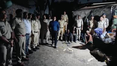 इंदौर: एरोड्रम क्षेत्र में अवैध रूप से संचालित शराब का आहता पकड़ा गया, मौके से अवैध शराब की पेटियां भी बरामद हुईं