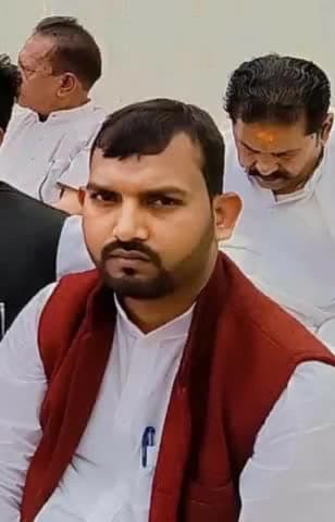 जोश की आग में, सपने सच होते हैं।
                         उत्साह के साथ चलो, मन्जिलें पाएंगे  जिंदगी में जोश की जरूरत है, तभी तो जीत पाएंगे।
                जोश से भरा दिल, जीत की गारंटी है।
जोश में रहना है, तो जिंदगी को जीना है।