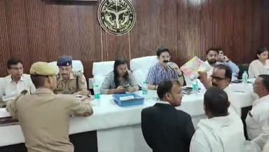 मुगलसराय: चंदौली तहसील सभागार में आयोजित संपूर्ण समाधान दिवस में आई 39 शिकायतें, तीन का मौके पर निस्तारण किया गया