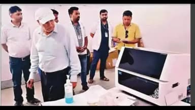 कटकमसांडी: स्वास्थ्य विभाग के निदेशक प्रमुख डॉक्टर चंद्र किशोर शाही ने सीएचसी का किया निरीक्षण, कई डॉक्टर व कर्मी मिले अनुपस्थित