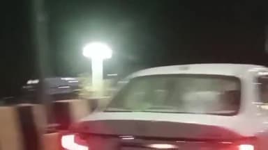 नसीराबाद: एलिवेटेड रोड पर रात के समय अनियंत्रित होकर टकराई, पूरी तरह से हुई क्षतिग्रस्त