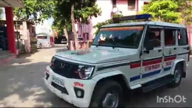 औरैया: दिबियापुर रोड स्थित नहर पुल पर अज्ञात वाहन की टक्कर से घायल हुए दो युवकों को एसपी ने अस्पताल में कराया भर्ती