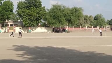 सरदारशहर: राजीव गांधी खेल मैदान में चल रही क्रिकेट प्रतियोगिता के सेमीफाइनल में पुलिस थाना टीम ने बार एंड बैच-1 की टीम को हराया