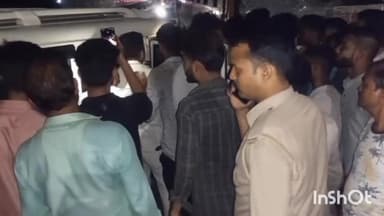 बरेली: किला थाना क्षेत्र के किला ओवरब्रिज पर तेज रफ्तार बोलेरो कार और रोडवेज बस में हुई जबरदस्त भिड़ंत