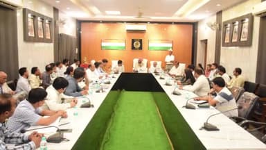 रामपुर: राज्य मंत्री, विधायक और विधान परिषद सदस्य श्री कुंवर महाराज सिंह तथा जिलाधिकारी की उपस्थिति में लोक निर्माण विभाग का कार्यक्रम