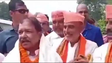 गायघाट: जारंग चौक पर भाजपा के प्रदेश अध्यक्ष सह राजस्व मंत्री का किया गया स्वागत, कार्यकर्ताओं को एकजुट रहने की दी सलाह