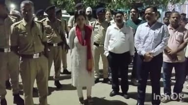 सासाराम: जिला पदाधिकारी और पुलिस अधीक्षक की उपस्थिति में दशहरा पर्व को लेकर सासाराम नगर में किया गया फ्लैग मार्च