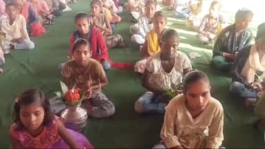 अर्सियाबोझ में भागवत कथा से पहले निकाली गई भव्य कलशयात्रा। फिर हुआ भागवत कथा का शुभारंभ।