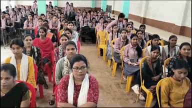 ज्ञानपुर: कोइरौना में मिशन शक्ति के तहत छात्राओं को सशक्त बनाने का प्रयास, अपर पुलिस अधीक्षक ने दिए महत्वपूर्ण सुझाव